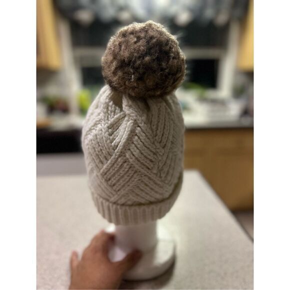 Beanie - Picture 3 of 4